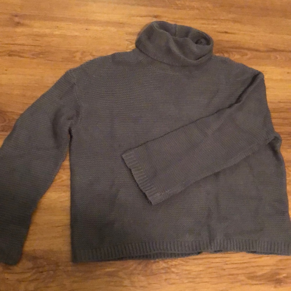 Grey turtleneck